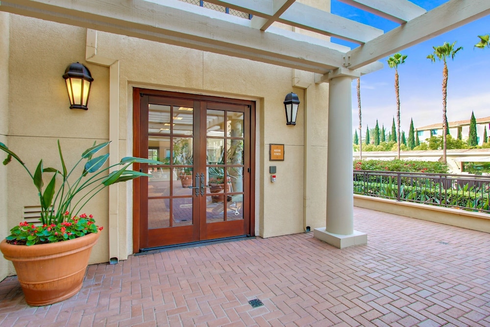 Global Luxury Suites at The Village - photo 57