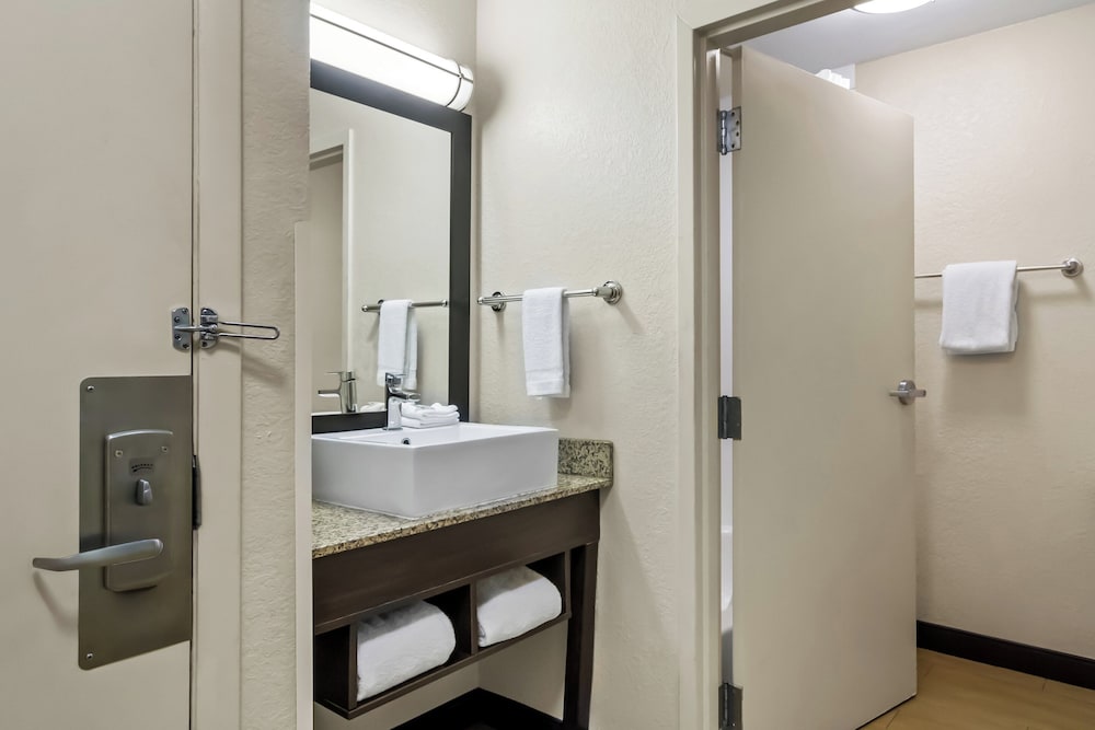Red Roof Inn PLUS Jacksonville Southpoint - photo 20