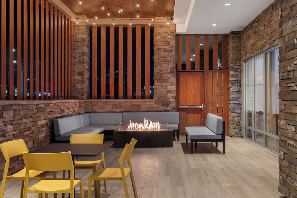 Home2 Suites By Hilton Eureka - photo 38
