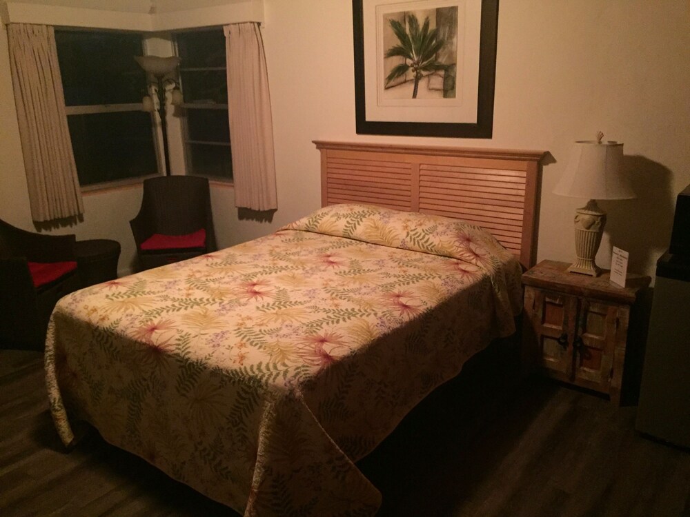Surf Studio Beach Resort - photo 12