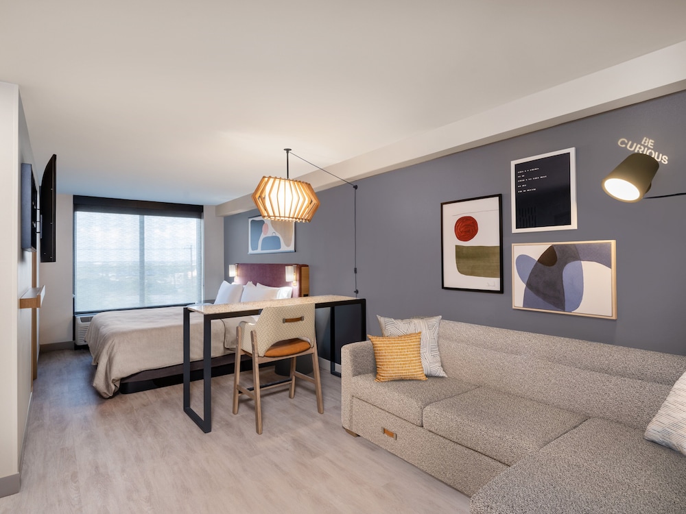 Atwell Suites Austin Airport by IHG - photo 22