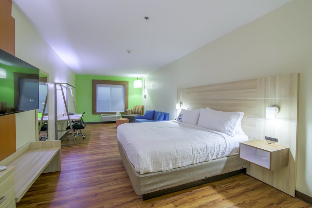 Holiday Inn Express & Suites Raymondville by IHG - photo 9