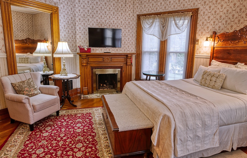 Rockwell Falls Inn and Wine Bar - photo 27