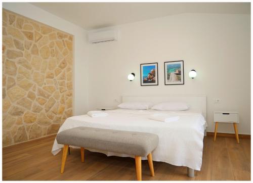 Apartmani Makelja — 4-Star Luxury Hotel in Primosten, Croatia