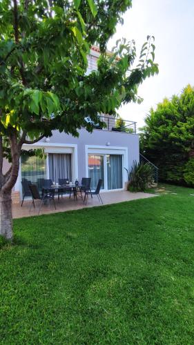 Urbi Garden — 4-Star Luxury Hotel in Artemida, Greece