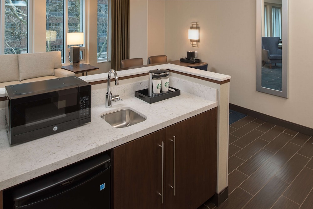 Embassy Suites by Hilton Seattle Downtown Pioneer Square - photo 44