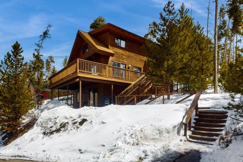 Deer Path Escape - carbon neutral hotel in Dillon