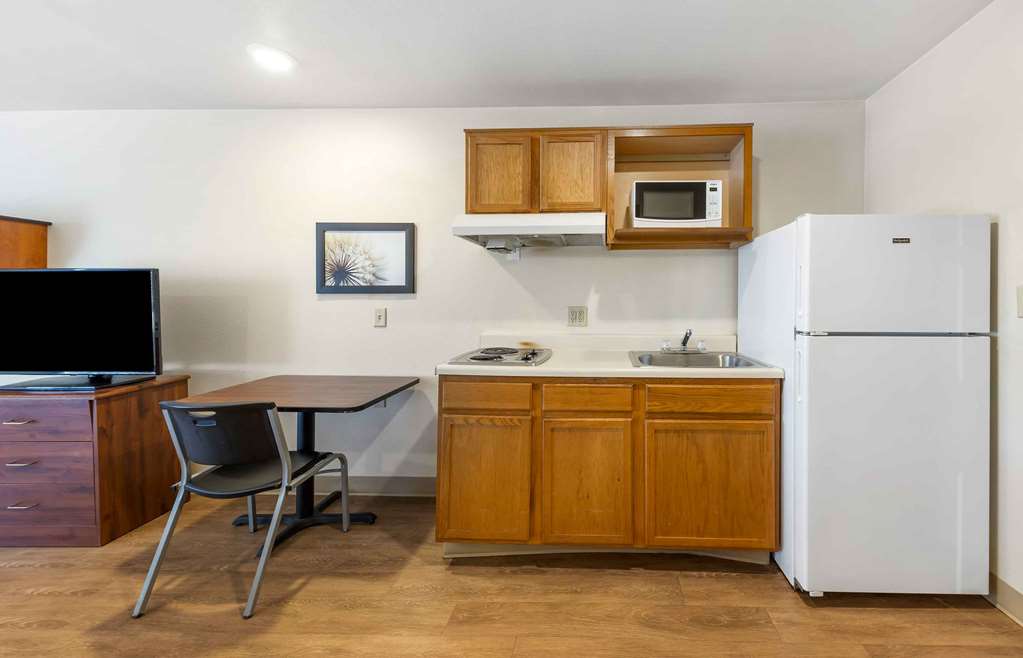 Extended Stay America Select Suites Oklahoma City Southeast - photo 23