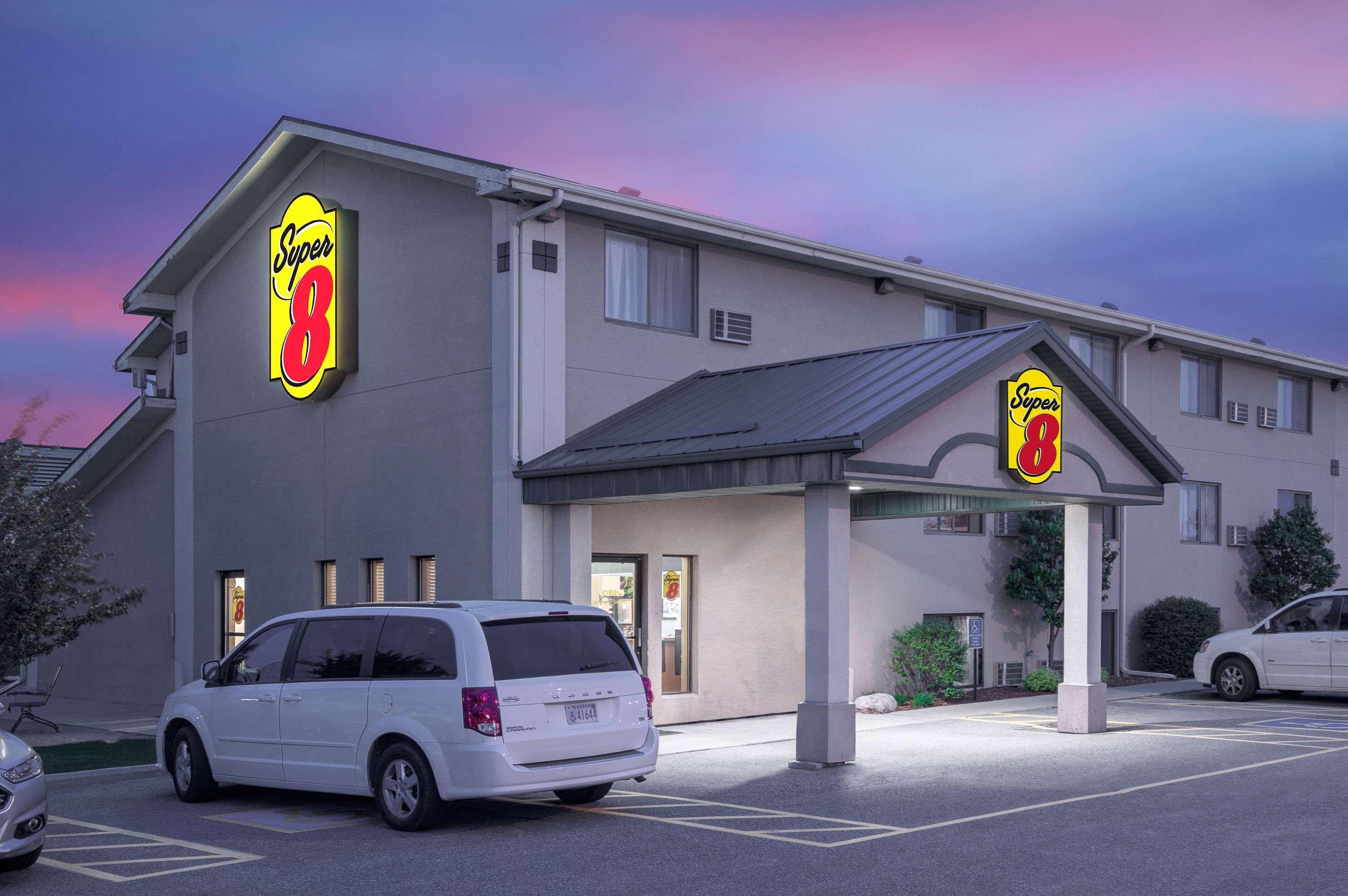 Super 8 by Wyndham Willmar - featured photo