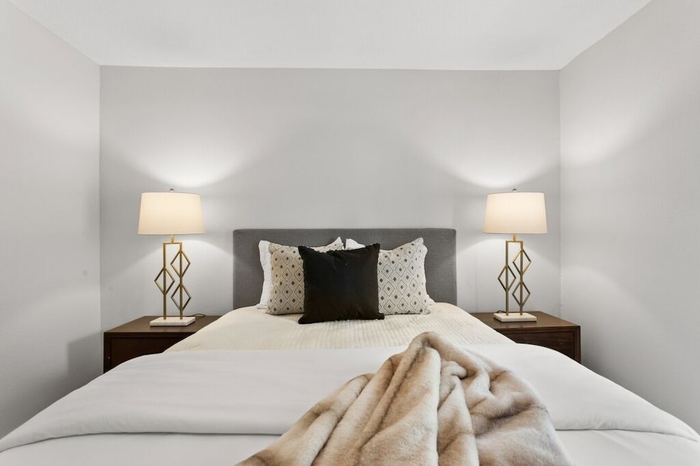 University Serenity Suites 14th - photo 3