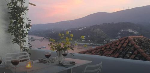 Mona — 4-Star Luxury Hotel in Poros, Greece