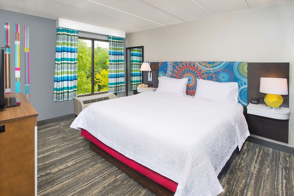 Hampton Inn & Suites Annapolis - photo 13