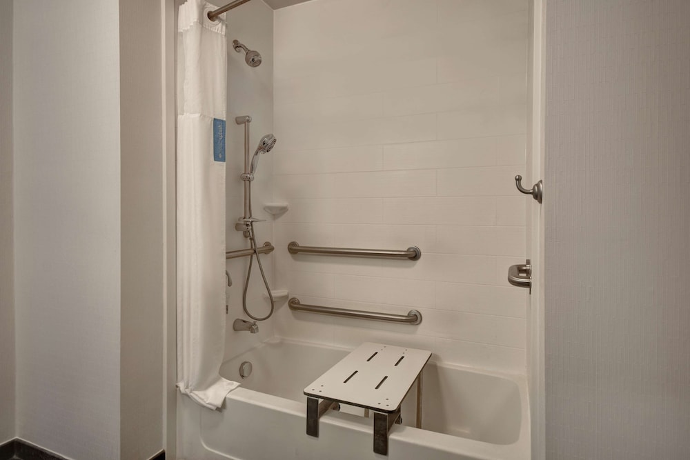 Hampton Inn & Suites Columbia South Fort Meade Area - photo 36