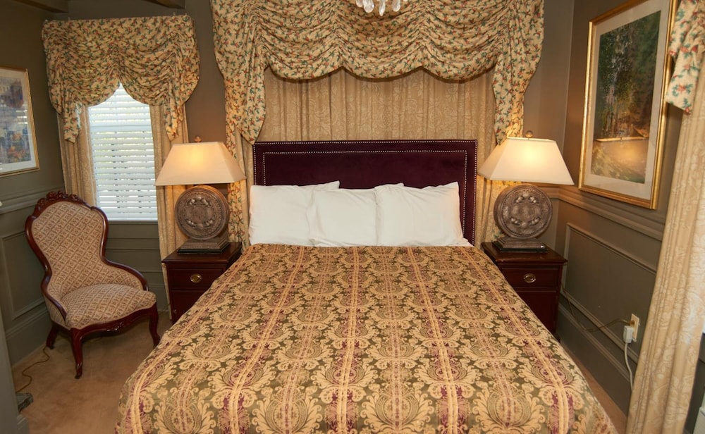 Bellevue Manor - photo 25