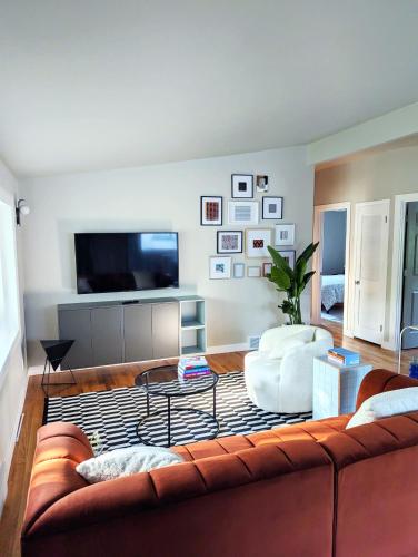 Casa Glam Pontiac — 4-Star Luxury Hotel in Pontiac, United States