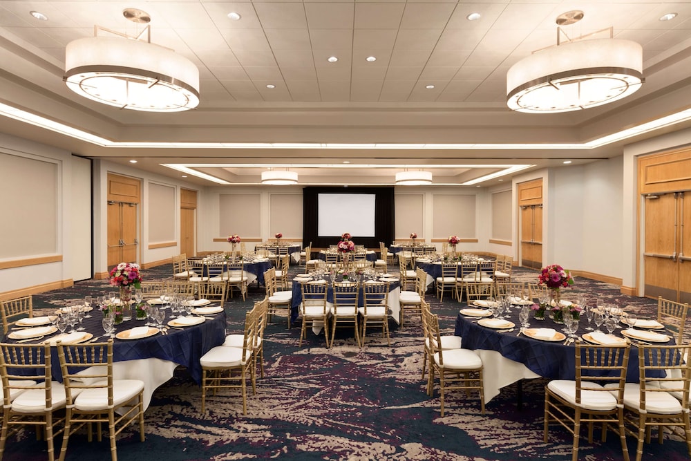 Embassy Suites by Hilton San Luis Obispo - photo 33