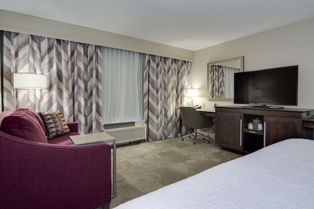 Hampton Inn Atlanta Fairburn - photo 21