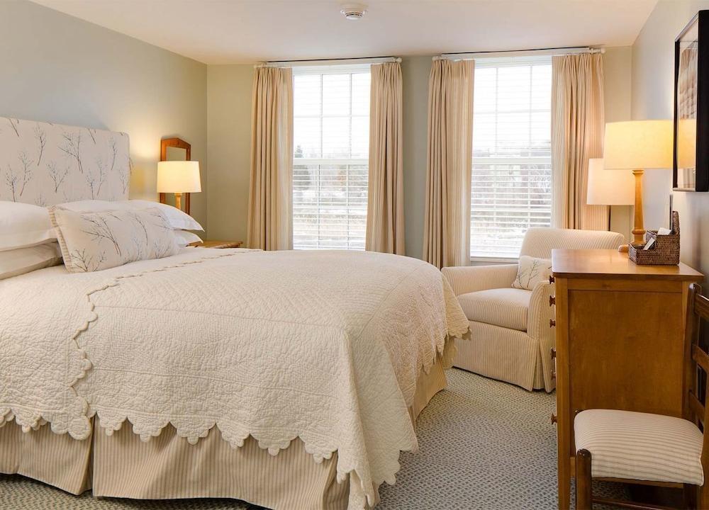 Weekapaug Inn - photo 2