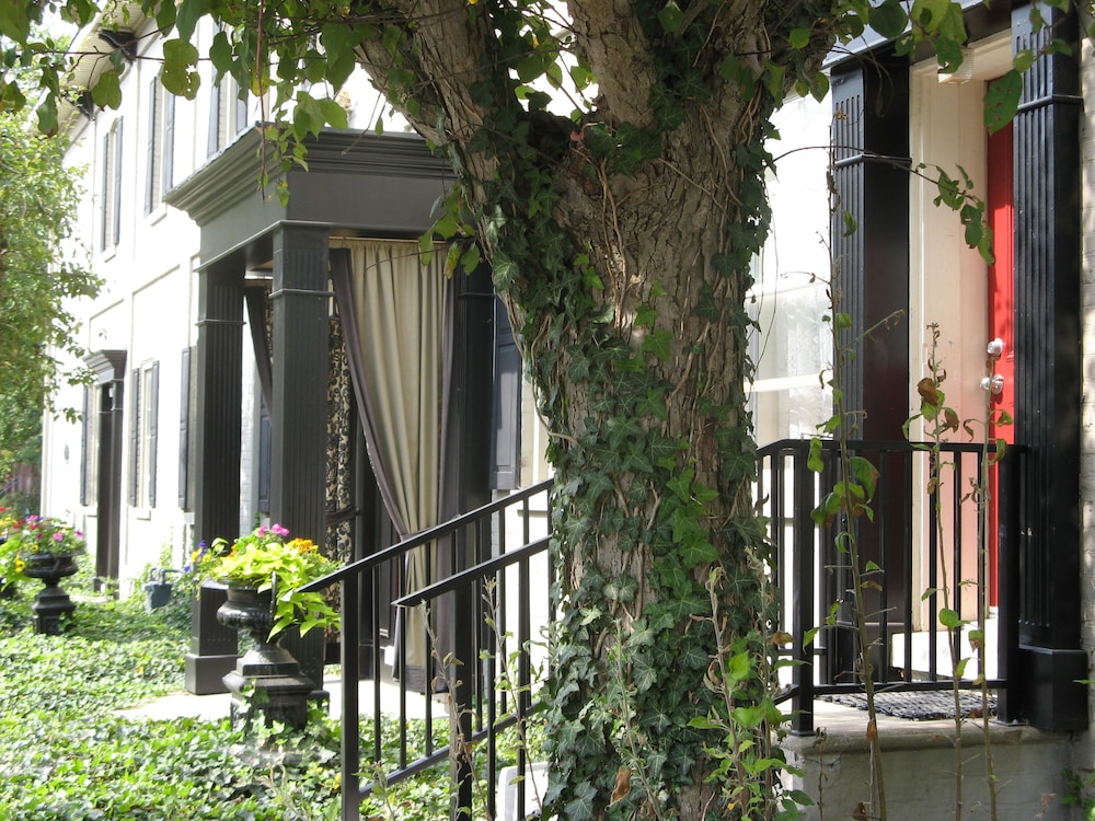 St. Vincent Row Suites in Stratford, Canada