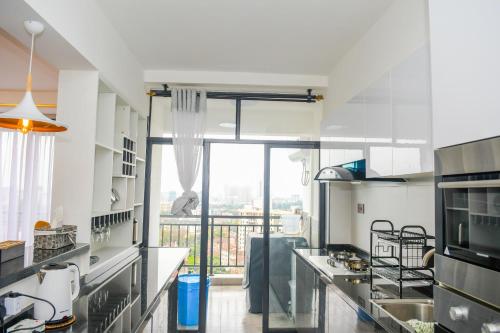 comfort living apartment with Dsq Gym rooftop football pitch coffee house restaurant garden and child play area in kileleshwa