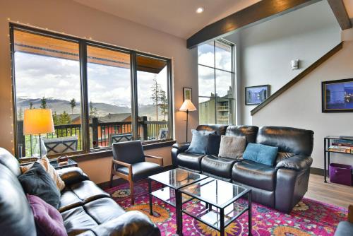 Lodgepole Lookout: Panoramic Mountain Views in Silverthorne, United States