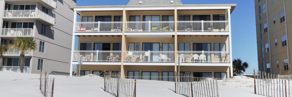 Tiki Beach 21 - photo 12