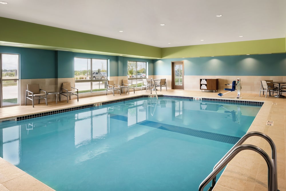 Holiday Inn Express & Suites West Des Moines Jordan Creek by IHG - photo 20