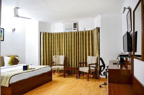 Laurent & Benon Luxury Service Apartment DLF Phase 1