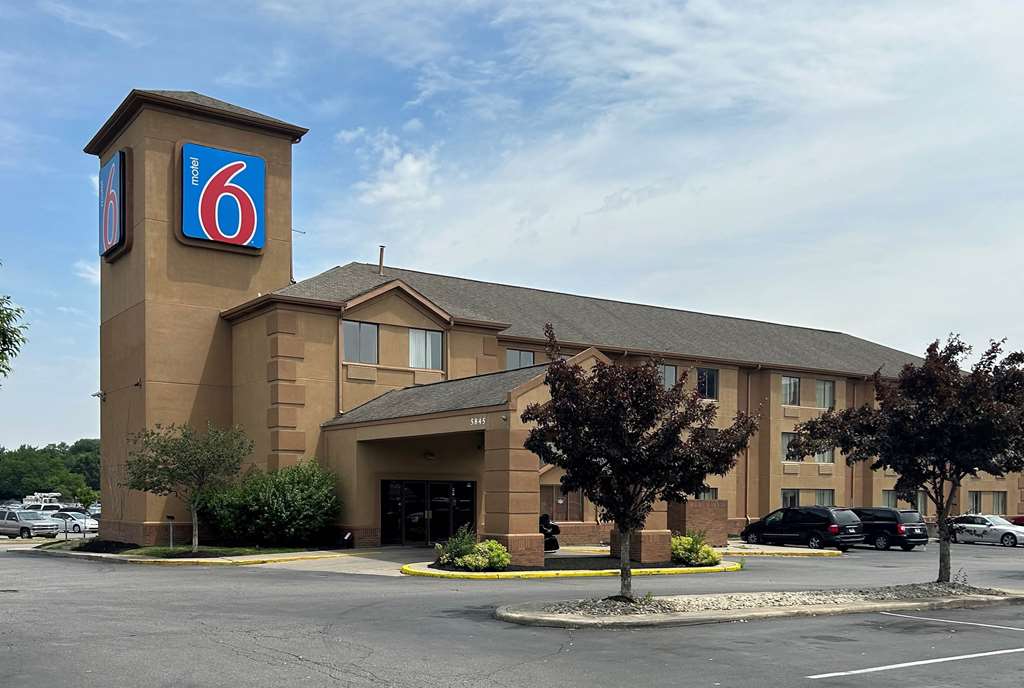 Motel 6 Indianapolis IN Airport - featured photo
