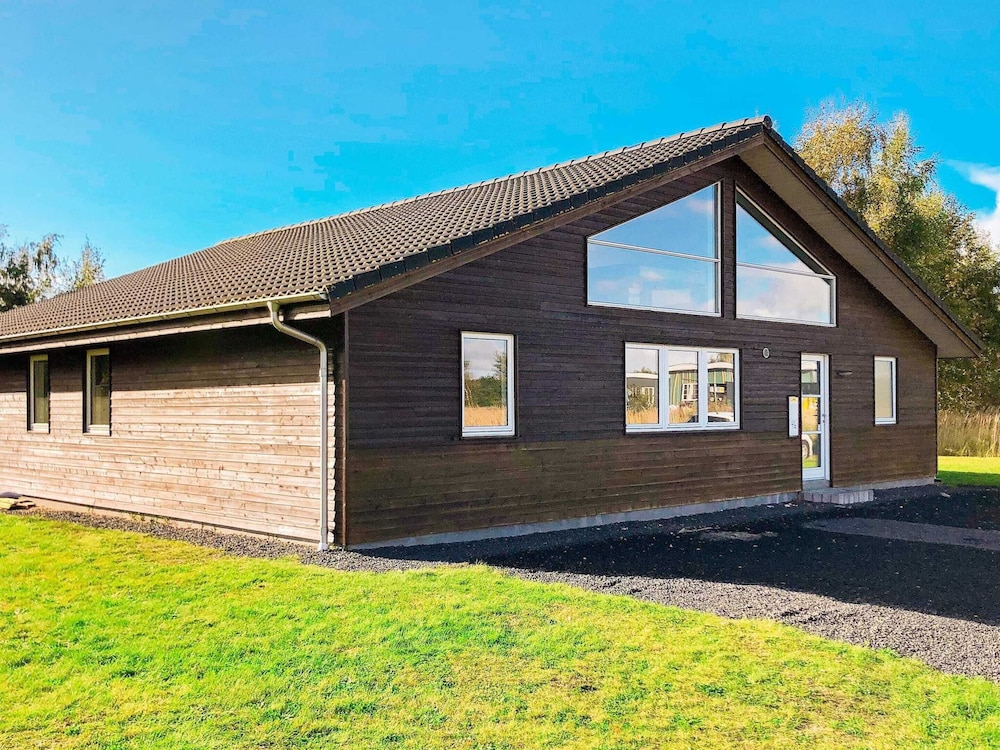 Amazing Holiday Home in Rødby With Whirlpool — 4-Star Luxury Hotel in Rodby, Denmark