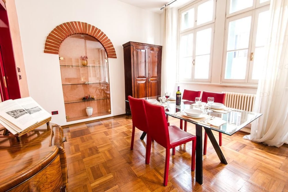 Bright Apartments Verona Borsari Historical 1 — 4-Star Luxury Hotel in Verona, Italy