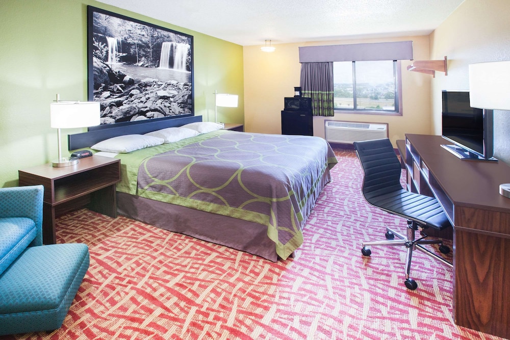 Super 8 by Wyndham Van Buren Ft. Smith Area - photo 12