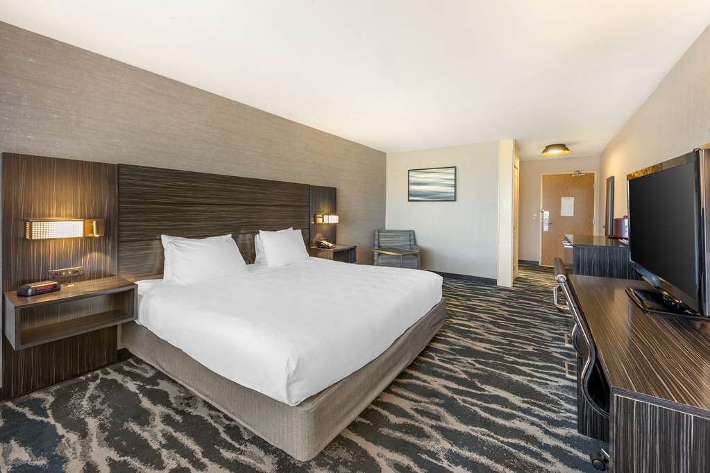 Best Western Plus North Las Vegas Inn & Suites - photo 6