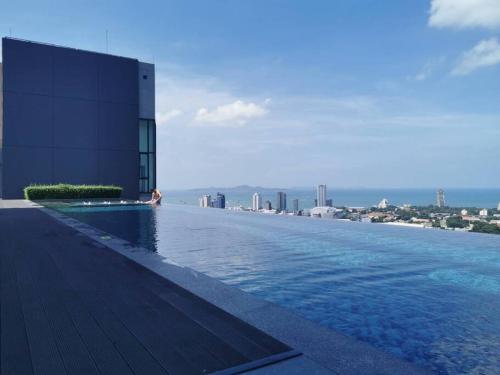 Infinity Pool at Pattaya Posh — 4-Star Luxury Hotel in Pattaya, Thailand