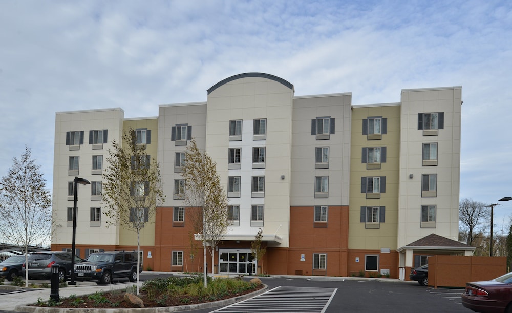 Candlewood Suites Eugene Springfield an IHG Hotel - featured photo