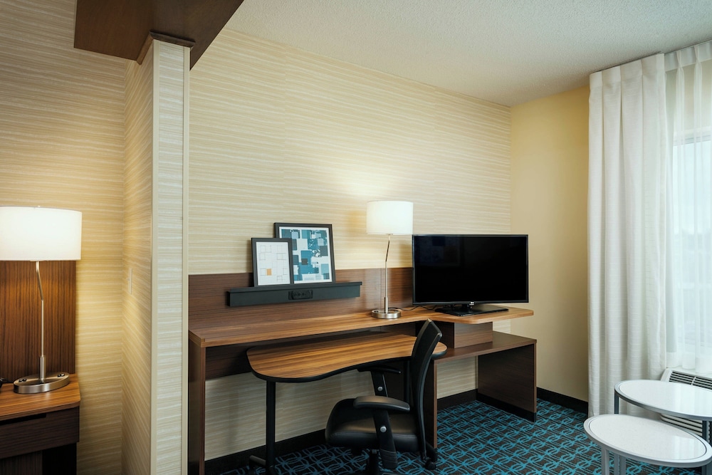 Fairfield Inn & Suites by Marriott Tacoma DuPont - photo 11