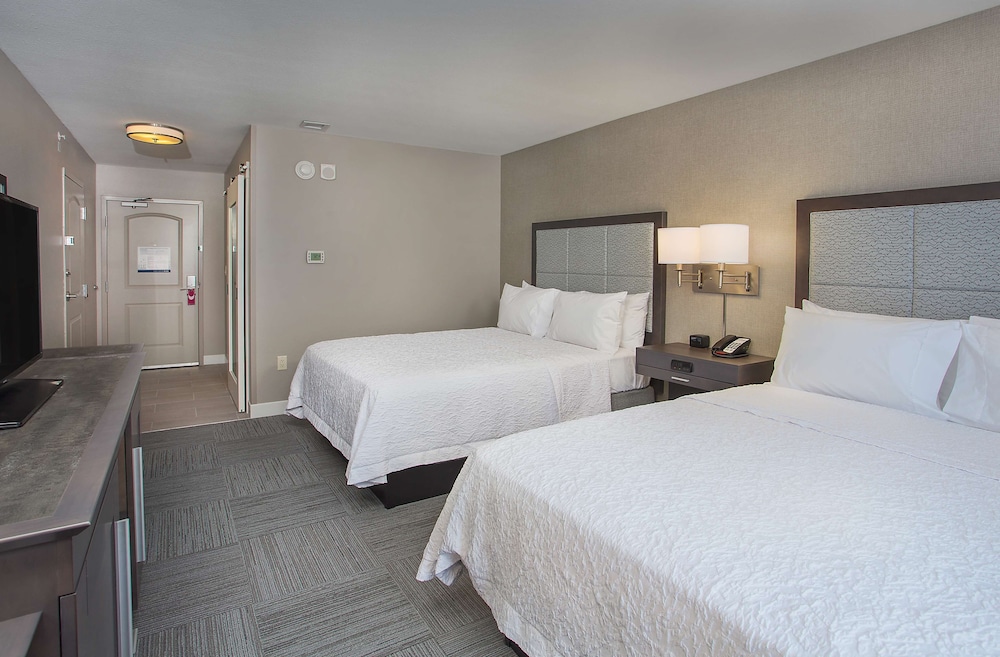 Hampton Inn Vincennes - photo 5