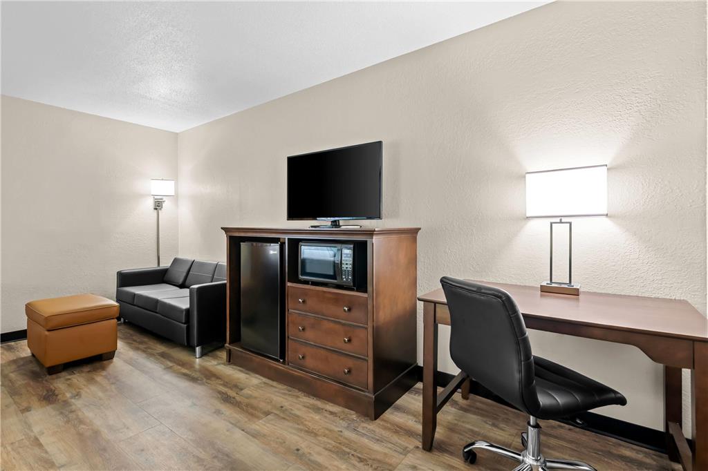 Super 8 by Wyndham Alexandria MN - photo 19