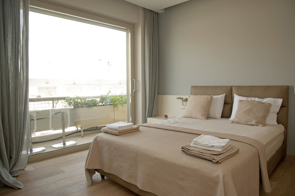 Unique AcropolisView HiEnd 2bdr — 4-Star Luxury Hotel in Athens, Greece