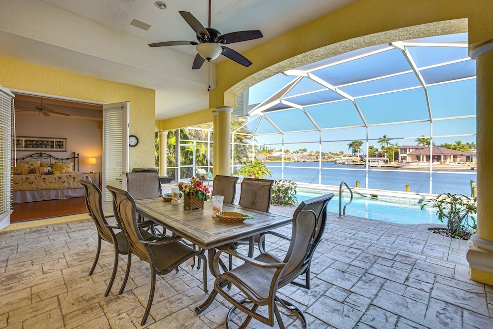 Tarpon Point Retreat w Dock: 1 Mi to Marina