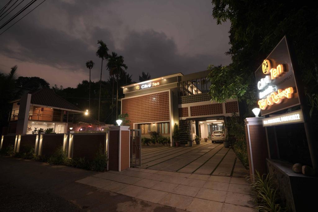 Clive Ten Resorts Athirappilly — hotel in Kizhake Chalakudi