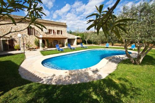 Cadernera — 4-Star Luxury Hotel in Buger, Spain