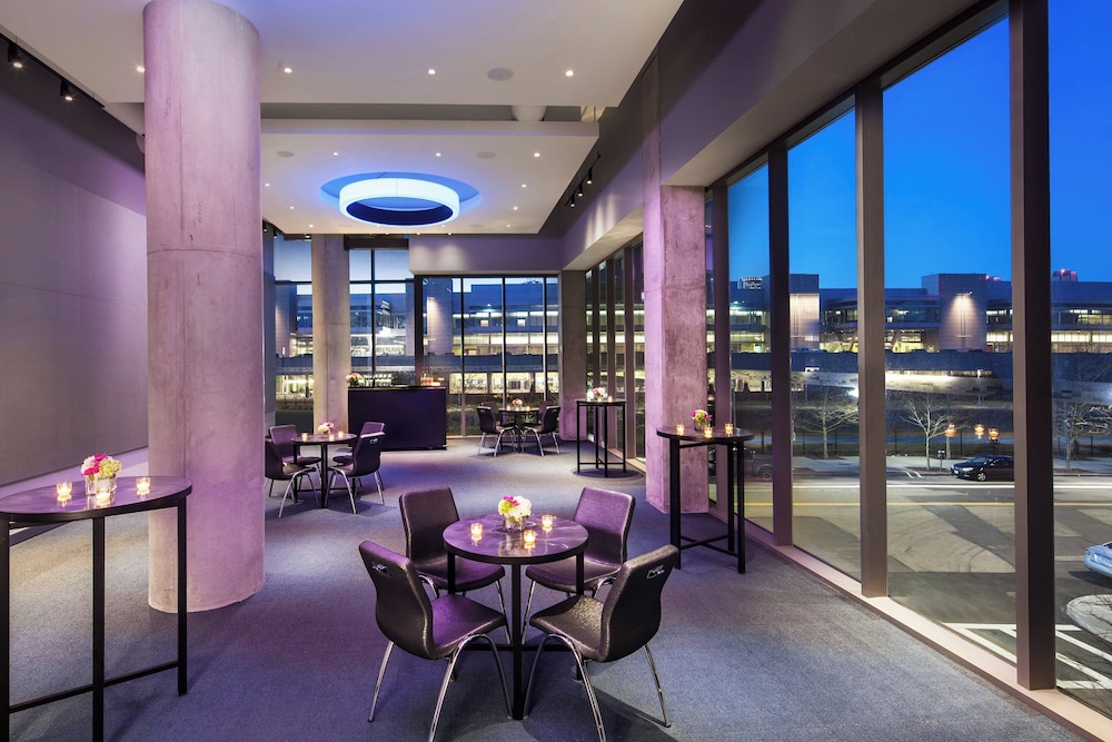 Aloft by Marriott Boston Seaport District - photo 25
