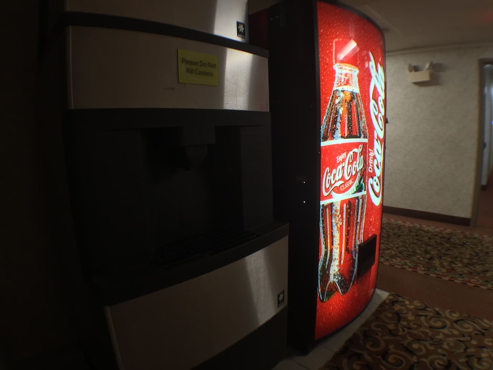 Super 8 by Wyndham Niagara Falls NY - photo 51