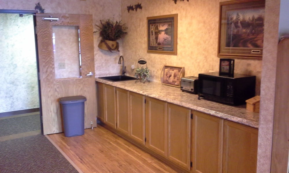Chicaugon Lake Inn - photo 76