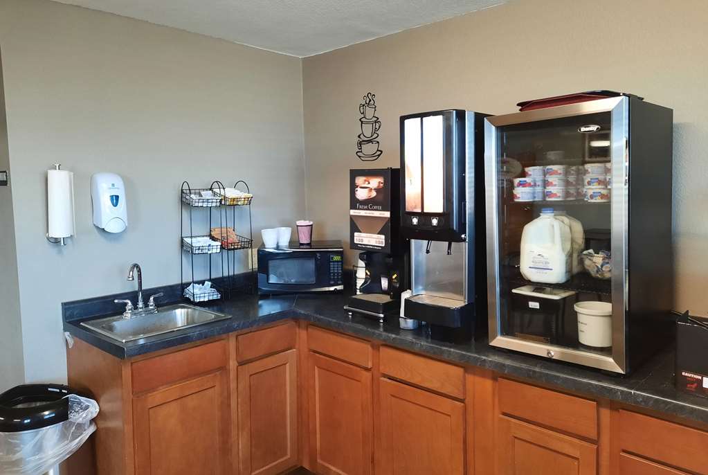 Super 8 by Wyndham Watertown - photo 18