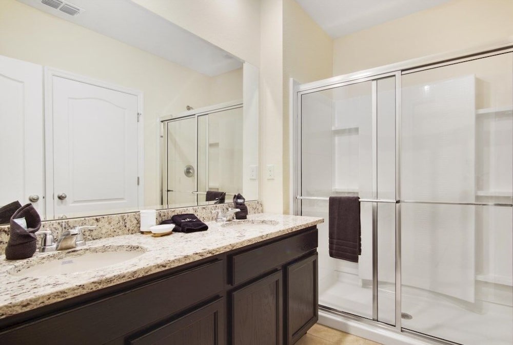Welleroaks at Solterra Resort by Shine Villas - photo 20