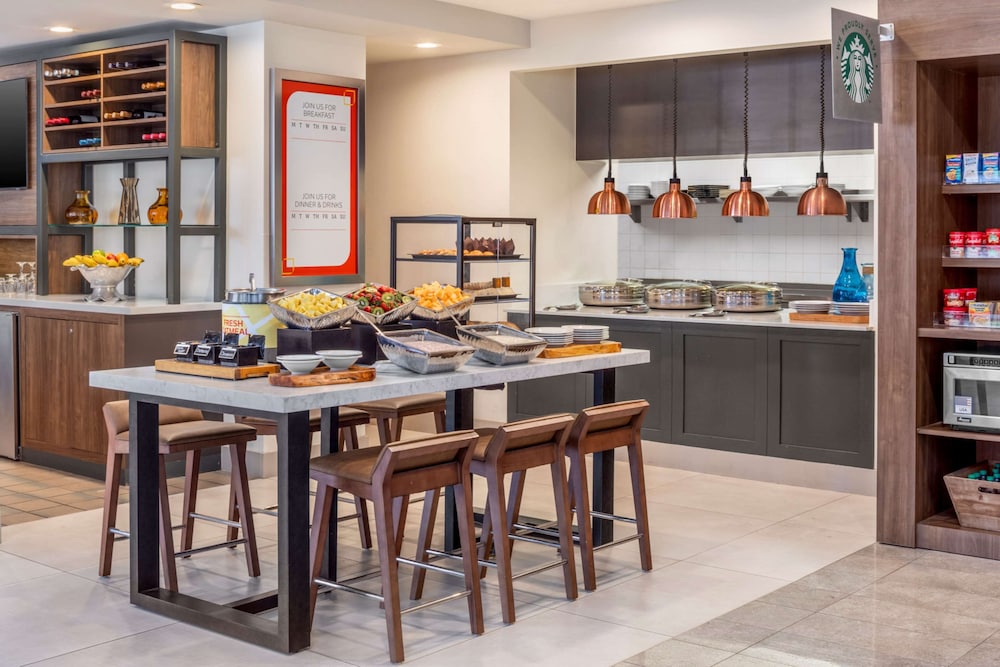 Hilton Garden Inn Miami Airport West - photo 18
