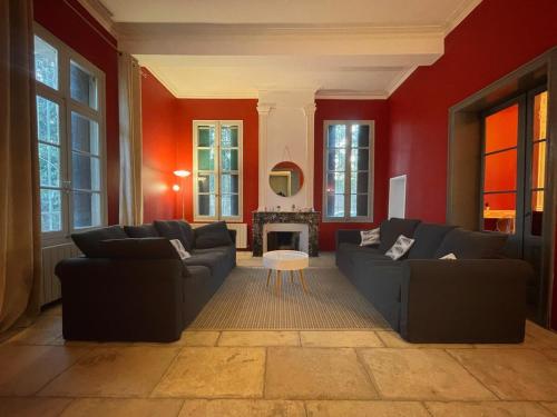Exceptional Building On 1 Ha Of Private Land — Marsillargues