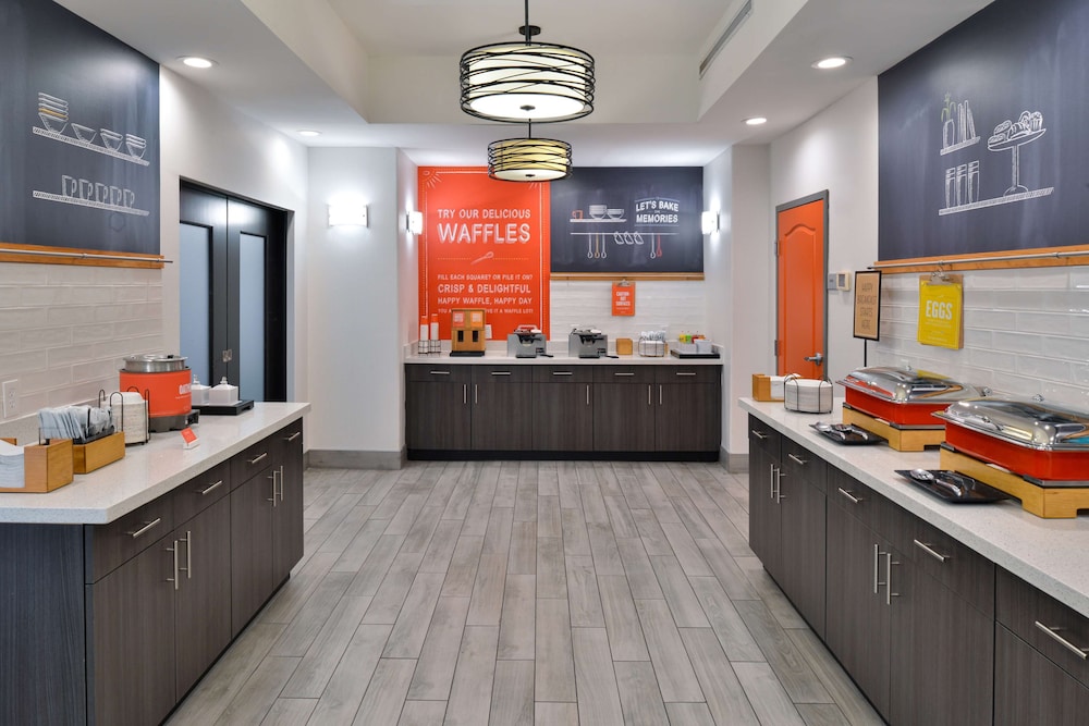Hampton Inn Kansas City Northeast - photo 62